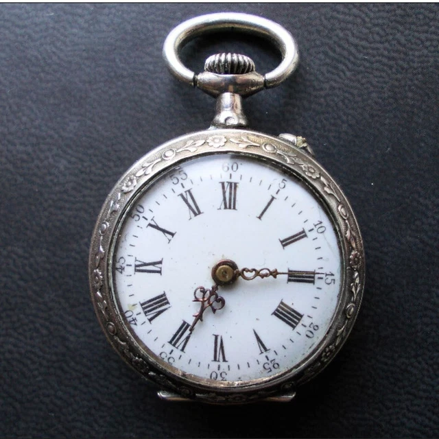 Montre De Poche Ancienne En Argent - Ne Fonctionne Pas - À Réparer Ou Pour Pièces