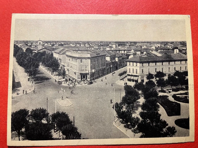 Cartolina Foto Ed. S.A.F. VOGHERA Piazza Meardi viaggiata anni '40 manca Annullo