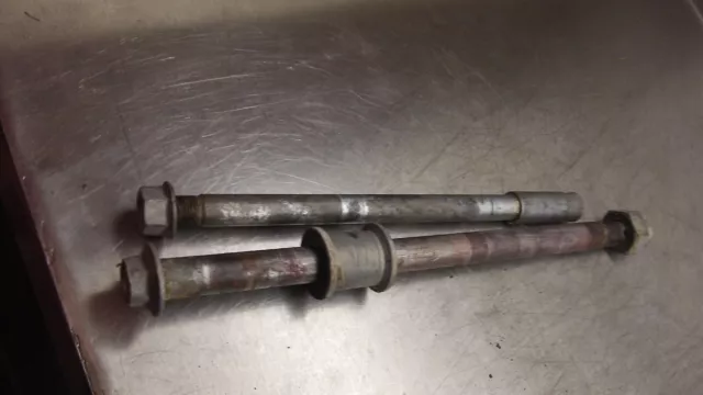 1980 Kawasaki Kz 550 Front & Rear Axles with Nut KZ550A T4-5 Belt