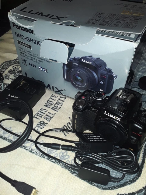 Panasonic LUMIX DMC-GH2 16.0MP Digital Camera - Black CIB with box accessories