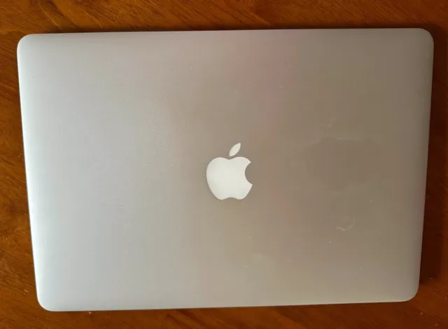 2014 MacBook Air 13-inch, 8GB RAM, 128GB Storage, macOS BigSur