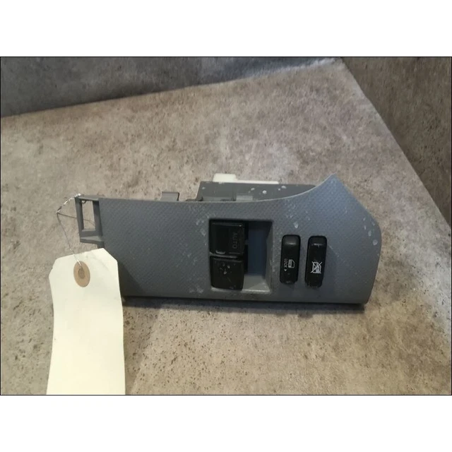 commande lève-glace porte avant gauche toyota YARIS II 848200D100 39528
