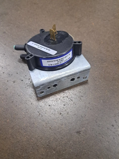 York Luxaire Coleman Mpl 9371Do-Hs-0011  106123 Furnace Exhaust  Pressure Switch