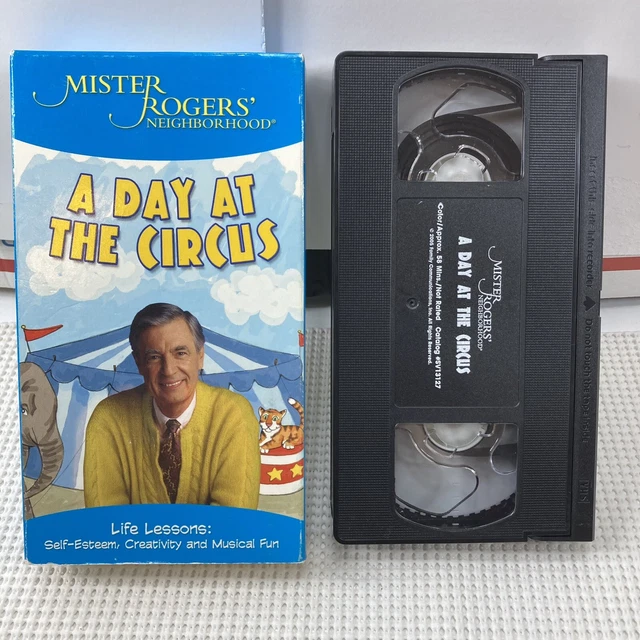 MISTER ROGERS NEIGHBORHOOD VHS A Day At The Circus 2005 Life Lessons