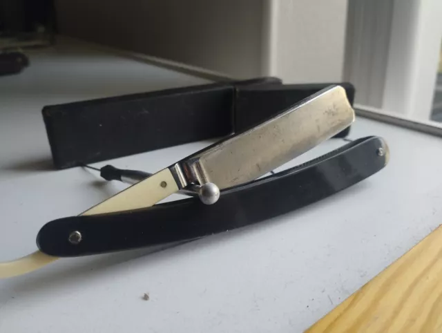 Ancien rasoir coupe choux Le Conquérant , vintage Straight Razor