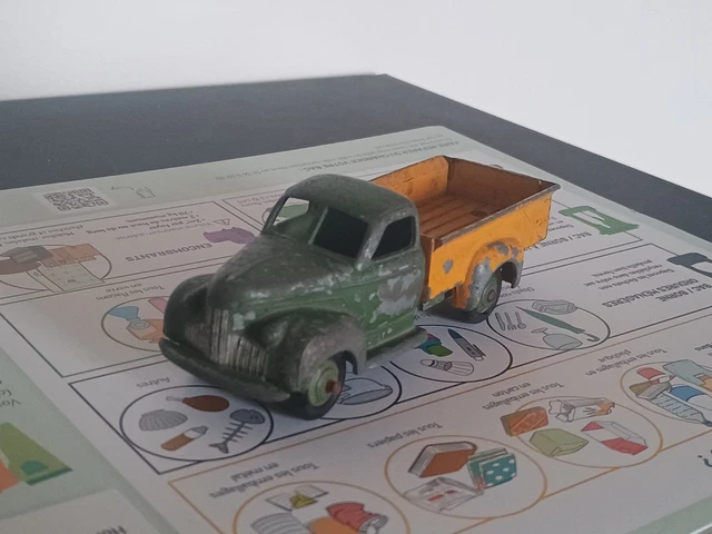 dinky toys F 25P Studebaker Pick-up peu fréquent repeint 1/43