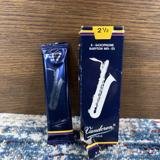 Qty:1 VANDOREN BLUE BOX BARITONE SAXOPHONE REED 2.5