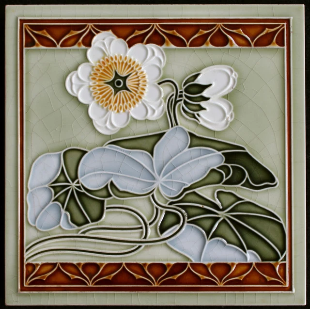 Attractive Original  Art Nouveau tile C 1900 Boizenburg Flower design