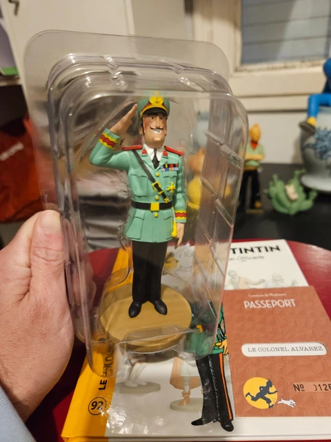 Le Colonel Alvarez - Tintin Figurines - The Official Collection action