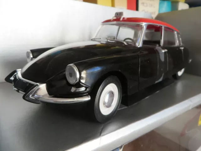 SOLIDO Prestige  1/18   Citroen DS Taxi  + BOITE Ref: 8050