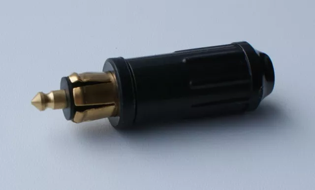 12 Volt Adapter und Verlängerung für Zigarettenanzünder Stecker groß/klein,  Buchse Dose klein Steckdose: : Auto & Motorrad