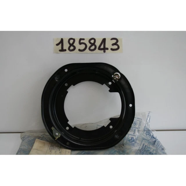 GHIERA FANALE CARBONE LOOK PER FANALE ANTERIORE FARO VESPA PX PE 125 150 200 1 Serie GHIERA FANALE CARBONE LOOK PER FANALE ANTERIORE FARO VESPA PX PE 125 150 200 1 Serie