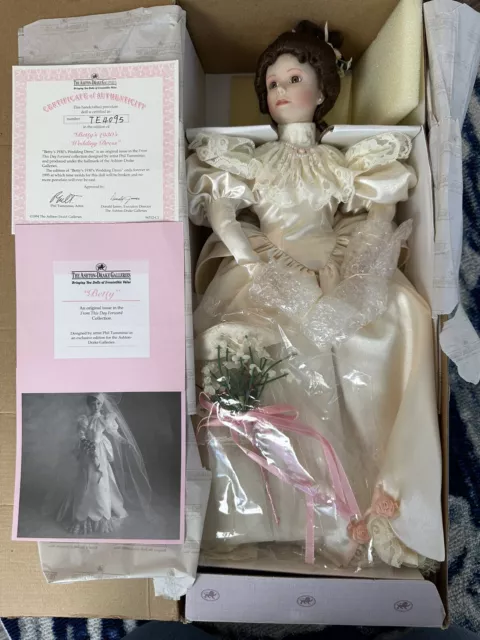 Ashton-Drake Galleries Betty's 1930's Wedding Dress Porcelain Doll 19"