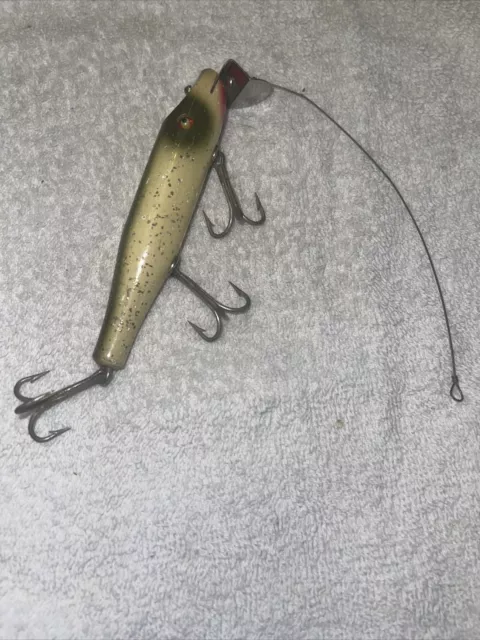 Vintage C.c.b. Co.  Pikie Wood Lure