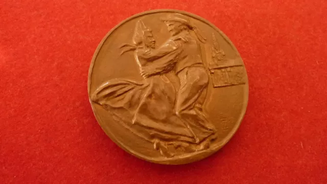 SUPERBE médaille XXé  siècle, 2 couples de BRETONS, danseurs , musiciens; signée