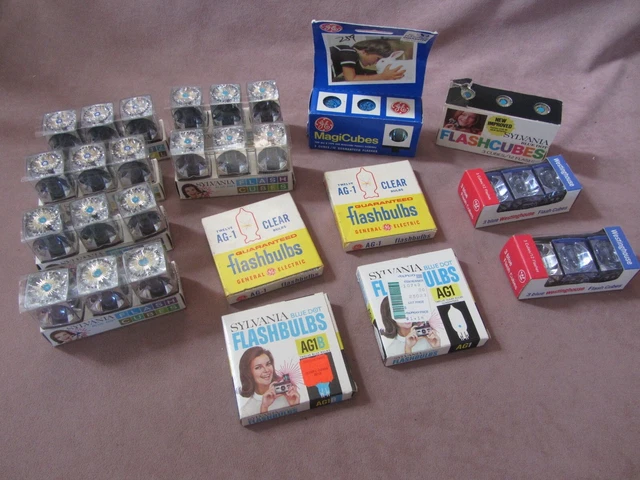 Large LOT of Vtg Camera Flash Bulbs Cubes Sylvania Blue Dot Cubes GE AG-1 More