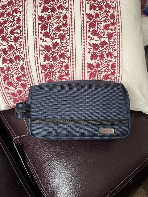 TUMI mens small trousse toilette PM pouch size 4”x7”x2” NWT in Blue