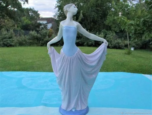 sculpture ancienne Danseuse porcelaine LLADRO Espagne