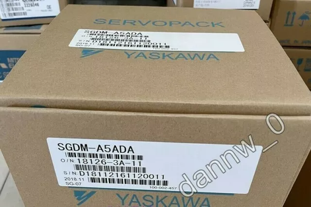 New In Box YASKAWA SGDM-A5ADA AC Servo Drive