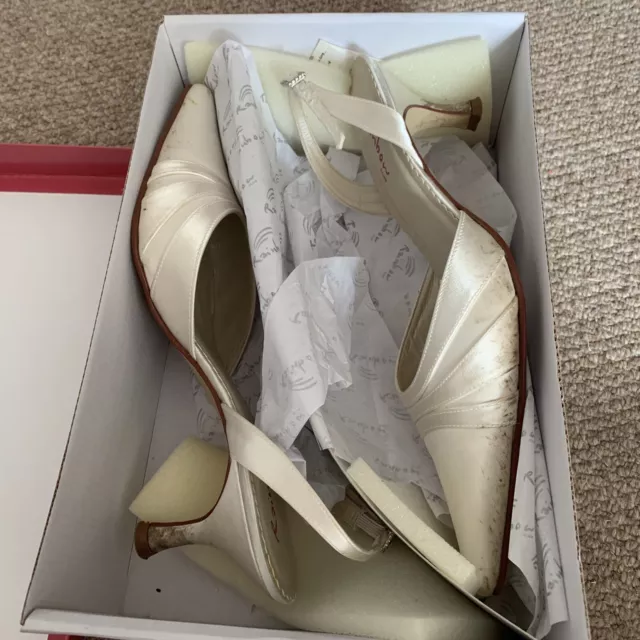 Rainbow Club Worn Yasmin Ivory Satin Ladies Shoes Size 6.5/39.5