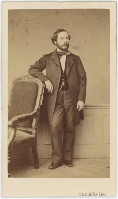 CDV circa 1860-65. Homme par Cremière à Paris. Noblesse à identifier.