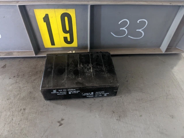Console Centrale BMW 518i Touring E34 - Pièce D'origine, Référence 51168181502 - Occasion