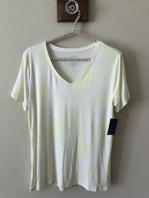 NWT Apt. 9 Womens Size M Essential V-Neck Tee Green White Short Sleeve