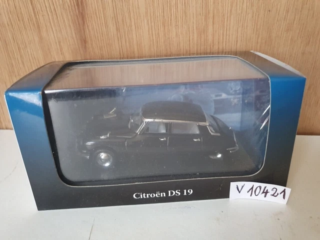 (22) petite voiture Citroën DS 19  attentat  Charles De Gaulle 1962 1/43é  atlas