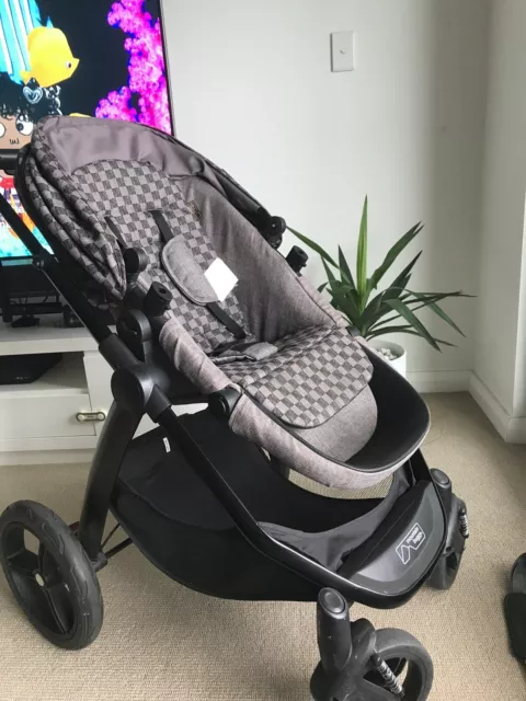 mountain buggy pram