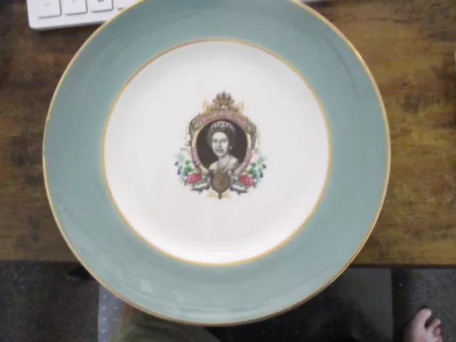 Silver Jubilee Queen Elizabeth II Wedgewood plate