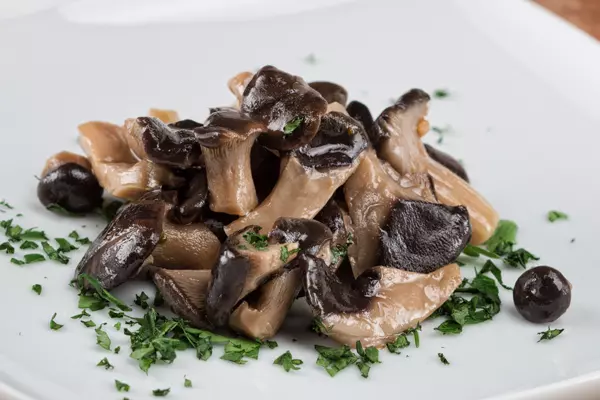 580 GR | FUNGHI SHITAKE SOTTOLIO - Artigianali sott'olio