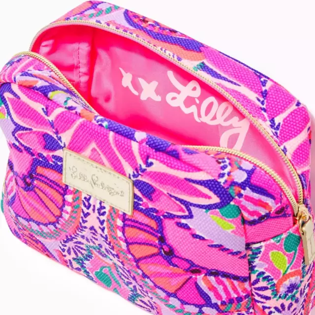 Lilly Pulitzer Cosmetic Pouch Resort White Shes Too Fly GWP Zip Top Colorful  NP