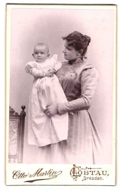 Fotografie Otto Martin, Dresden-Löbtau, Reisewitzerstraße 18, Frau im gestreift