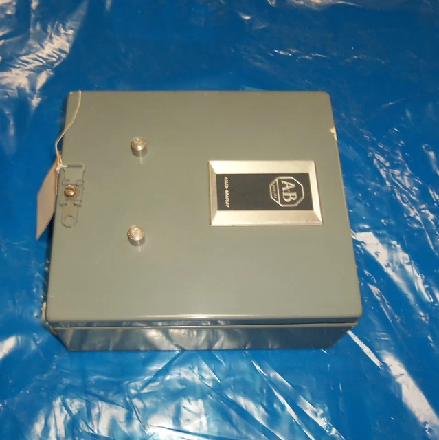Allen-Bradley Size 0, Two Speed Separate Winding Multi-Speed Starter 715-Ajb11