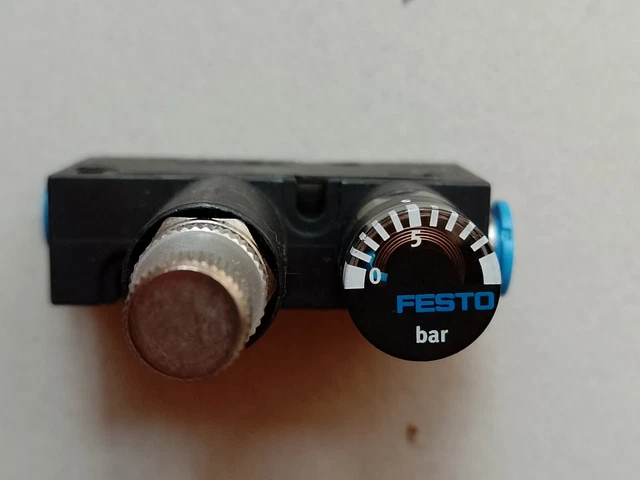 Valvola di regolazione pressione Festo LRMA-QS-6 con manometro 153496 E7 0-9 bar nuova