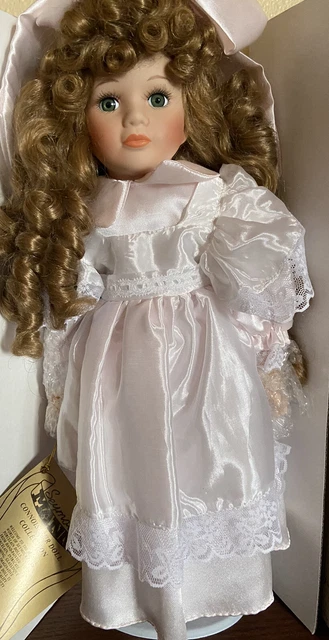 Seymour Mann Connoisseur Collection COMPLETE w BOX/COA Porcelain Doll 16” “Nan”