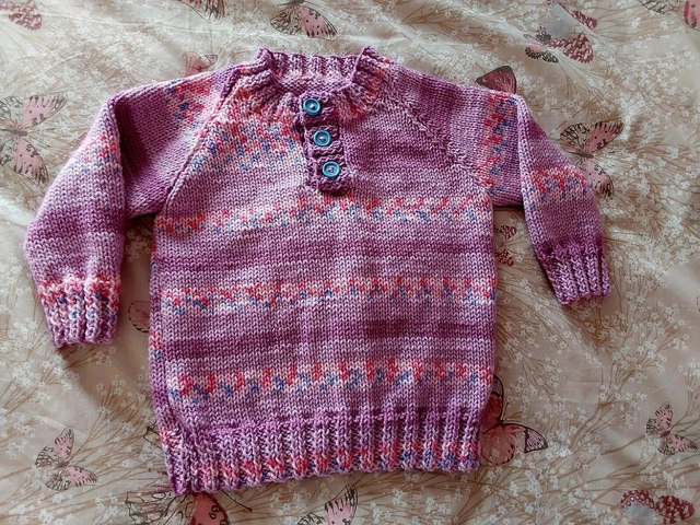 Maglione pesi Aran lavorato a mano per bambini. 30"." Nuovo