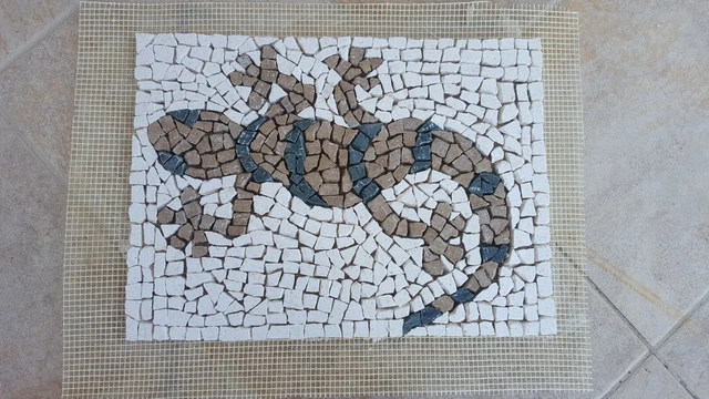 Decorazione giardino-MOSAICO-ARTIGIANALE-GECO-in pietra-Arredo casa