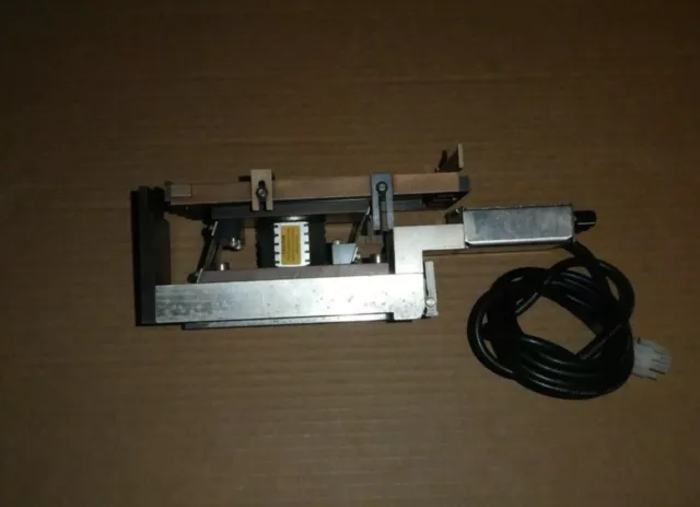 Quad/Tyco Vibe Feeder - Part# QUD 200 - 24 VAC - Used