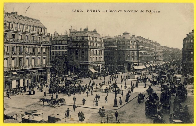 cpa PARIS Place et Avenue de l' OPERA Entrée du Métro Journal CHICAGO DAILY NEWS