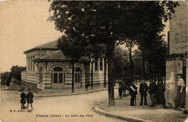 CPA THIAIS La Salle des Fetes (869719)