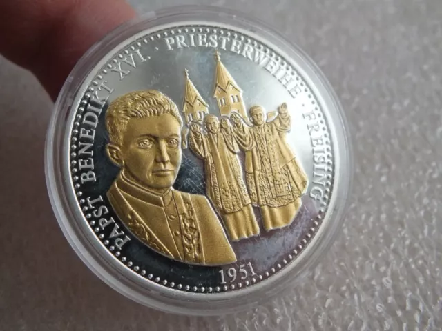 Medaille - Papst Benedikt XVI - Priesterweihe - Freising - teilvergoldet - B1