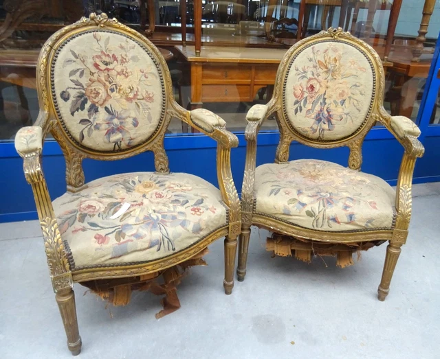 Coppia di poltrone Luigi XVI primo '800 scolpite ricamo aubusson