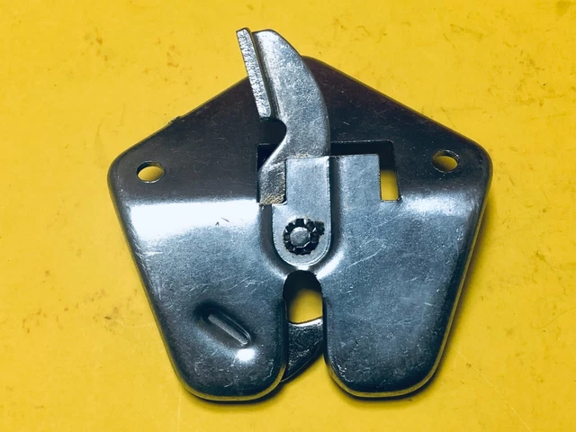 Datsun Nissan Bluebird 510 Tailgate Rear Door Release Lock Latch Genuine NOS Datsun Nissan Bluebird 510 Tailgate Rear Door Release Lock Latch Genuine NOS