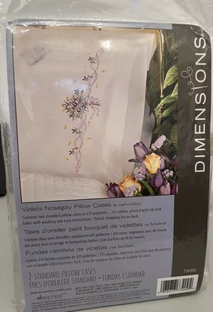 Kit de par de fundas de almohada bordadas con estampado Dimensions Violeta Nosegay 73200