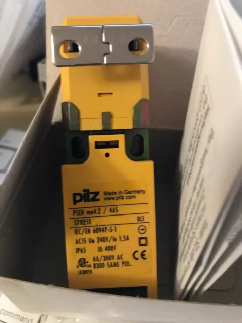 PILZ safety switch PSEN me4.2 / 4AS 570251