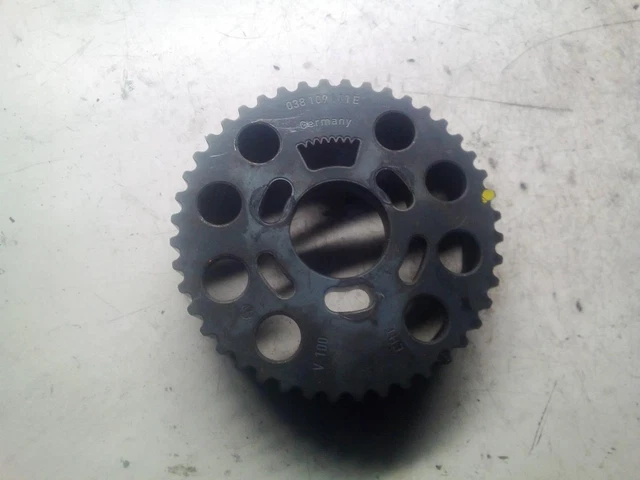 038109111E poulie d arbre à cames pour VOLKSWAGEN GOLF V 2.0 TDI 2003 181559