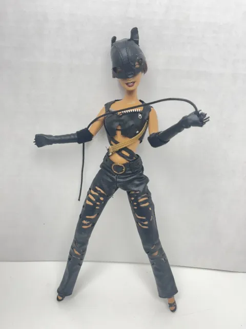 2002 Mattel DC Comics Catwoman Barbie Doll Halle Berry