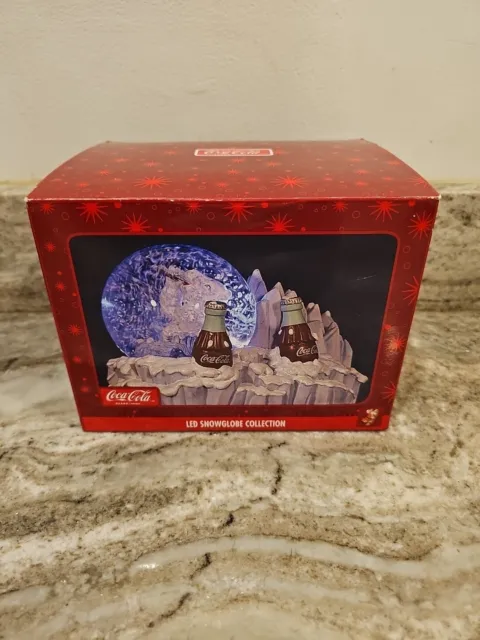 Coca Cola Polar Bear World LED Snowglobe Collection Excellent Condition Sealed