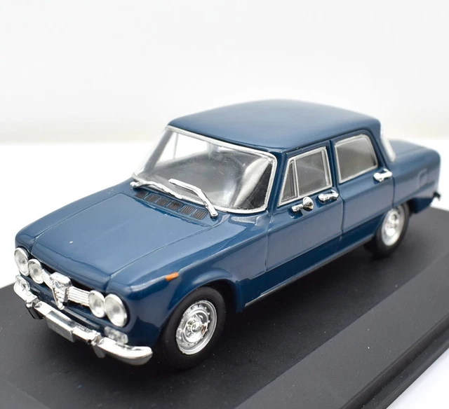 Alfa Romeo Giulietta Quadrifoglio verde 2010 Blanc nacré 1/43 Alfa Romeo Giulietta Quadrifoglio verde 2010 Blanc nacré 1/43